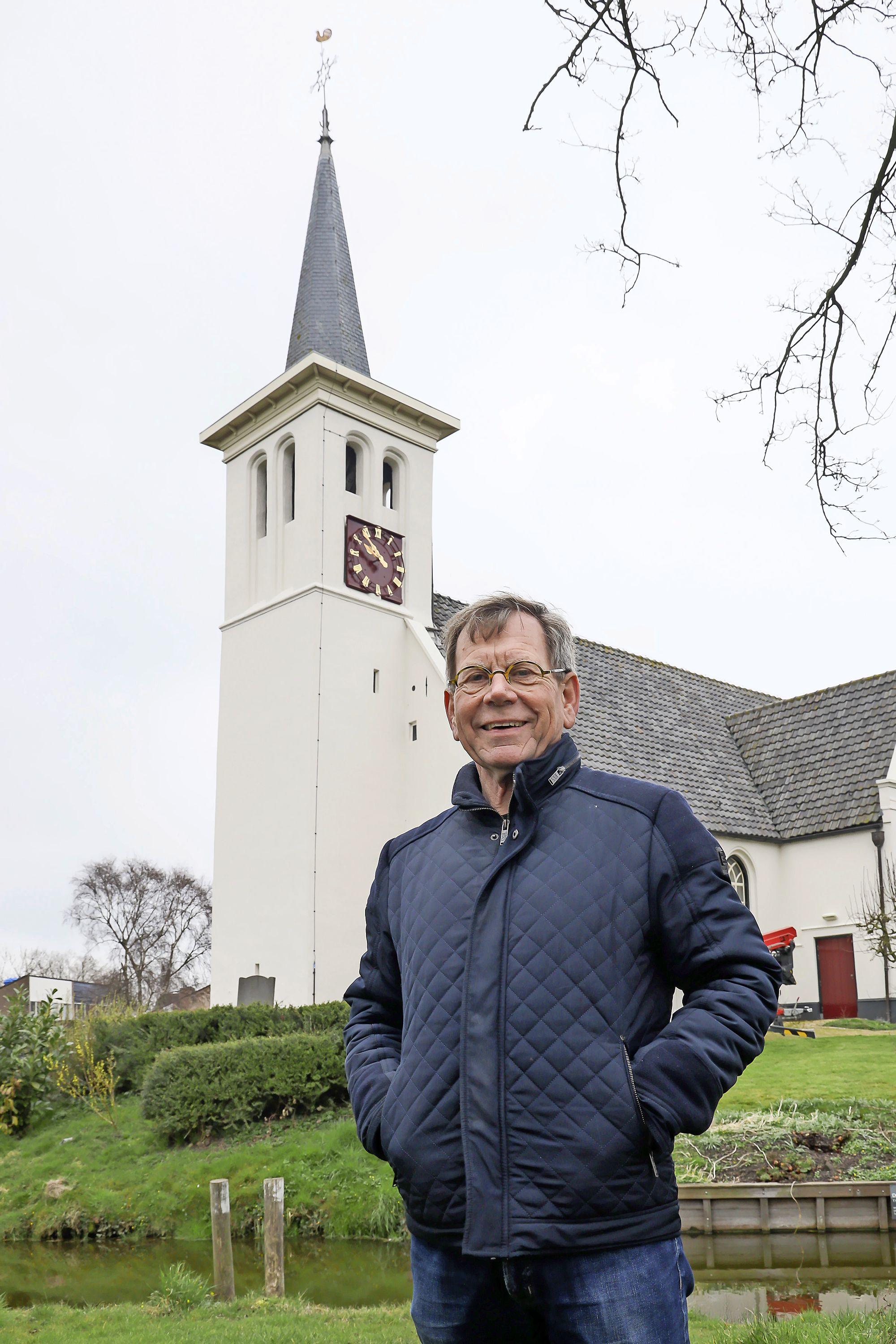 Hij doet het weer. De kerkklok in Hauwert loopt dankzij inzameling precies gelijk, maar het zal even